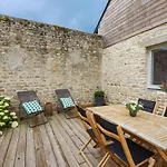 Le Clos Poulain Petits De Charme Et D'hotes Familiales Au Calme Proche Bayeux Et Des Plages Bed and Breakfast