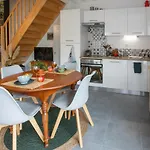 Bed and Breakfast Le Clos Poulain Petits De Charme Et D'hotes Familiales Au Calme Proche Bayeux Et Des Plages 3*