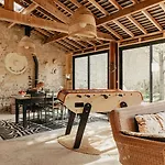 Bed and Breakfast Le Clos Poulain Petits De Charme Et D'hotes Familiales Au Calme Proche Bayeux Et Des Plages 3*