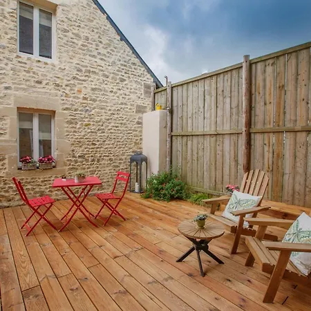 Le Clos Poulain: Charming And Family Near Bayeux Bed & Breakfast 3*