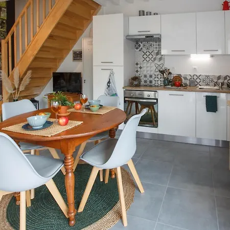 Bed & Breakfast Le Clos Poulain: Charming And Family Near Bayeux *
