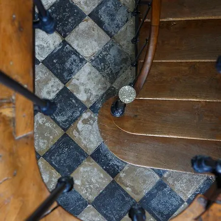 Le Clos Poulain: Charming And Family Near Bayeux Bed & Breakfast Nonant