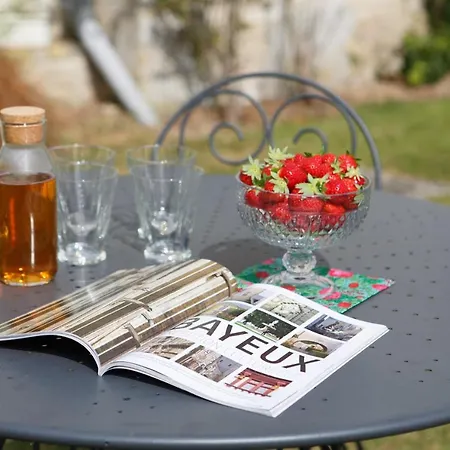 Le Clos Poulain: Charming And Family Near Bayeux