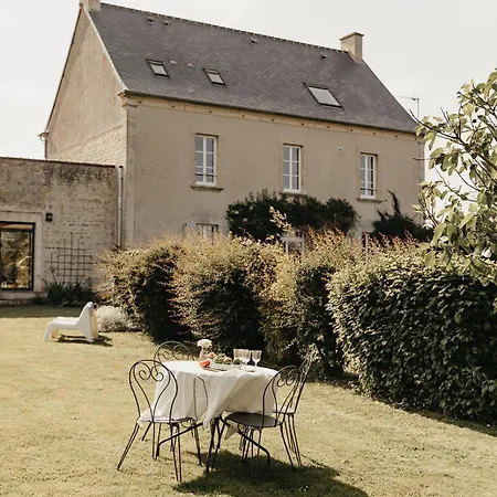 Bed & Breakfast Le Clos Poulain: Charming And Family Near Bayeux