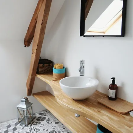 Bed & Breakfast Le Clos Poulain: Charming And Family Near Bayeux