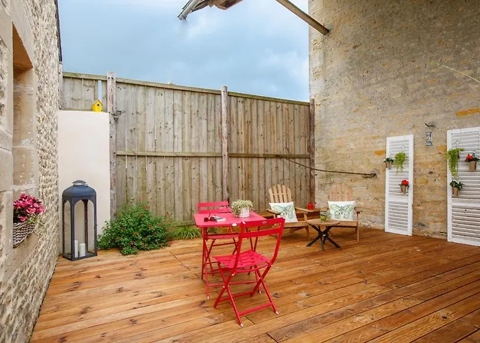Frühstückspension Le Clos Poulain Petits De Charme Et D'hotes Familiales Au Calme Proche Bayeux Et Des Plages 3*