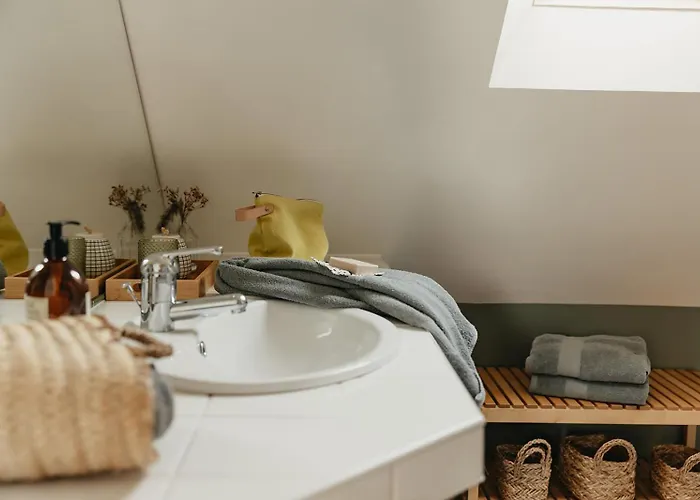 Le Clos Poulain Petits De Charme Et D'hotes Familiales Au Calme Proche Bayeux Et Des Plages Frühstückspension 3*