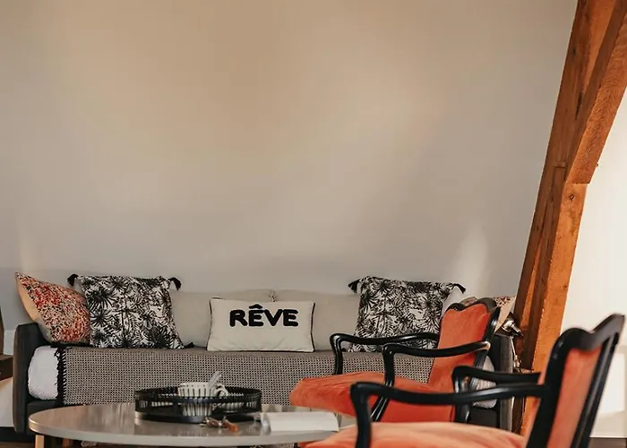 Le Clos Poulain D'hôtes Et Entre Terre Et Mer Couette-café 3*