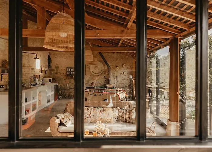 Le Clos Poulain Petits De Charme Et D'hotes Familiales Au Calme Proche Bayeux Et Des Plages